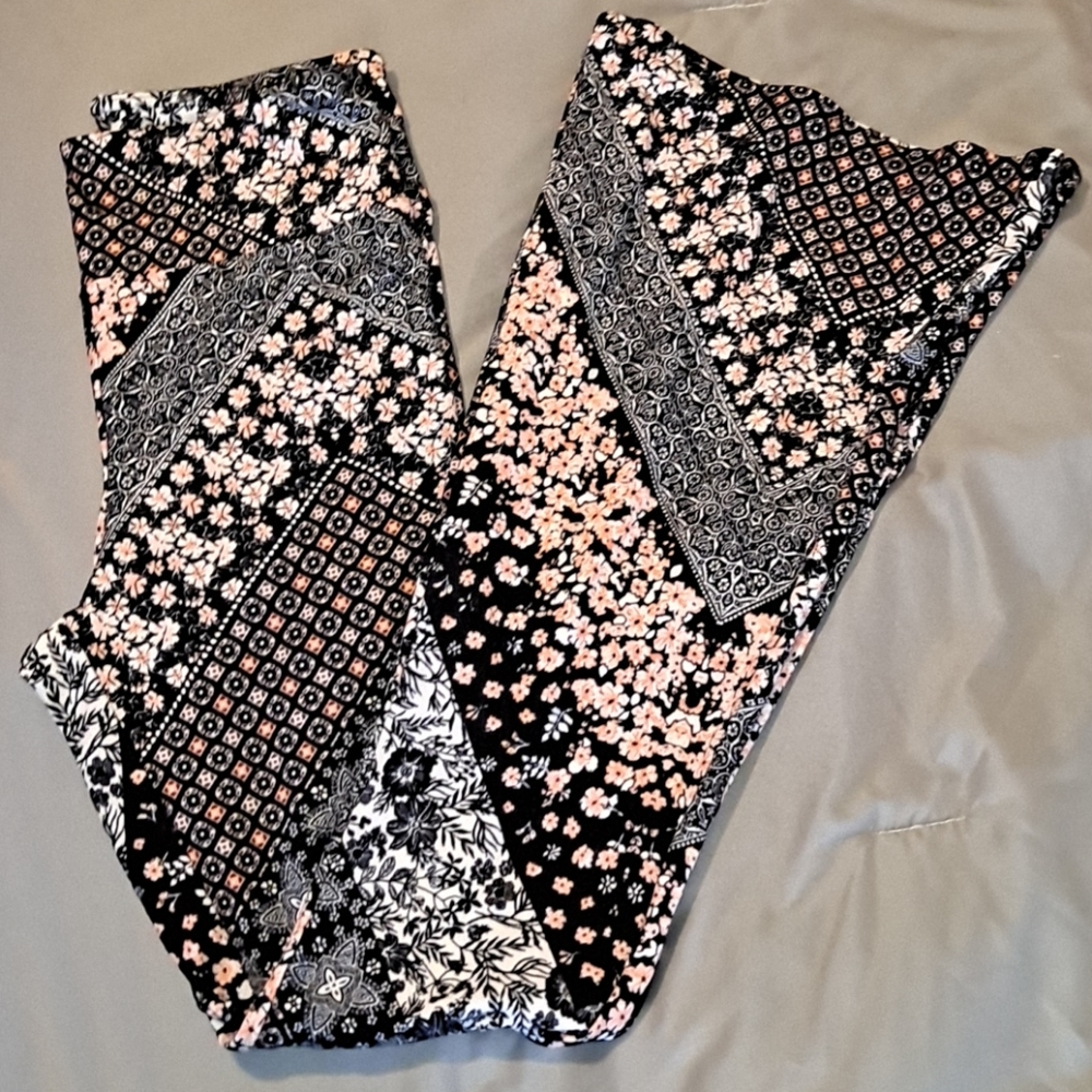 NWOT 2 pair of high rise/bell bottom pants